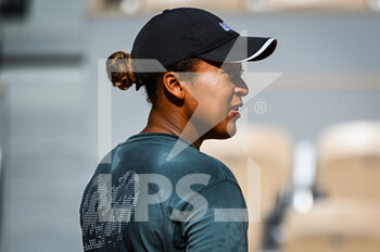 2022-05-17 - Noami OSAKA of Japan during a training session of Roland-Garros 2022, French Open 2022, Grand Slam tennis tournament on May 17, 2022 at the Roland-Garros stadium in Paris, France - ROLAND-GARROS 2022, FRENCH OPEN 2022, GRAND SLAM TENNIS TOURNAMENT - INTERNATIONALS - TENNIS