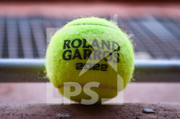 2022-05-17 - Illustration of the official ball during the Qualifying Day two of Roland-Garros 2022, French Open 2022, Grand Slam tennis tournament on May 17, 2022 at the Roland-Garros stadium in Paris, France - ROLAND-GARROS 2022, FRENCH OPEN 2022, GRAND SLAM TENNIS TOURNAMENT - INTERNATIONALS - TENNIS