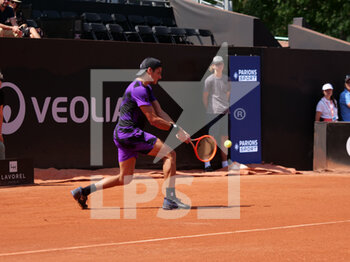 2022-05-17 - Federico Coria (ARG) in action against Daniel Altmaier (GER) during the round of 16 at the Open Parc Auvergne-Rhone-Alpes Lyon 2022, ATP 250 Tennis tournament on May 17, 2022 at Parc de la Tete d'Or in Lyon, France - OPEN PARC AUVERGNE-RHONE-ALPES LYON 2022, ATP 250 TENNIS TOURNAMENT - INTERNATIONALS - TENNIS