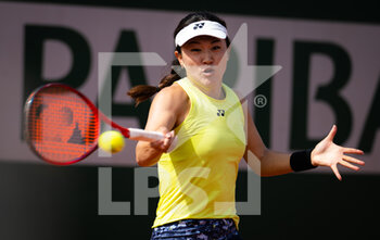 2022-05-18 - Lin Zhu of China in action against Natalia Vikhlyantseva of Russia during the second qualifications round ahead of the Roland-Garros 2022, Grand Slam tennis tournament on May 18, 2022 at Roland-Garros stadium in Paris, France - ROLAND-GARROS 2022, FRENCH OPEN 2022, GRAND SLAM TENNIS TOURNAMEN - INTERNATIONALS - TENNIS