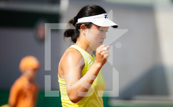 2022-05-18 - Lin Zhu of China in action against Natalia Vikhlyantseva of Russia during the second qualifications round ahead of the Roland-Garros 2022, Grand Slam tennis tournament on May 18, 2022 at Roland-Garros stadium in Paris, France - ROLAND-GARROS 2022, FRENCH OPEN 2022, GRAND SLAM TENNIS TOURNAMEN - INTERNATIONALS - TENNIS