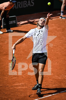 2022-05-18 - Alexandre MULLER of France during the Qualifying Day three of Roland-Garros 2022, French Open 2022, Grand Slam tennis tournament on May 18, 2022 at the Roland-Garros stadium in Paris, France - ROLAND-GARROS 2022, FRENCH OPEN 2022, GRAND SLAM TENNIS TOURNAMEN - INTERNATIONALS - TENNIS