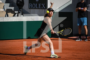 2022-05-19 - Danielle COLLINS of United States during a training session of Roland-Garros 2022, French Open 2022, Grand Slam tennis tournament on May 19, 2022 at the Roland-Garros stadium in Paris, France - ROLAND-GARROS 2022, FRENCH OPEN 2022, GRAND SLAM TENNIS TOURNAMENT - INTERNATIONALS - TENNIS