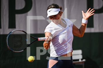 2022-05-19 - Victoria AZARENKA of Belarus during a training session of Roland-Garros 2022, French Open 2022, Grand Slam tennis tournament on May 19, 2022 at the Roland-Garros stadium in Paris, France - ROLAND-GARROS 2022, FRENCH OPEN 2022, GRAND SLAM TENNIS TOURNAMENT - INTERNATIONALS - TENNIS