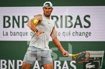 2022-05-19 - Rafael Nadal of Spain during a training session of Roland-Garros 2022, French Open 2022, Grand Slam tennis tournament on May 19, 2022 at the Roland-Garros stadium in Paris, France - ROLAND-GARROS 2022, FRENCH OPEN 2022, GRAND SLAM TENNIS TOURNAMENT - INTERNATIONALS - TENNIS