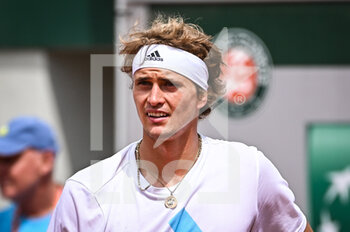 2022-05-19 - Alexander ZVEREV of Germany during a training session of Roland-Garros 2022, French Open 2022, Grand Slam tennis tournament on May 19, 2022 at the Roland-Garros stadium in Paris, France - ROLAND-GARROS 2022, FRENCH OPEN 2022, GRAND SLAM TENNIS TOURNAMENT - INTERNATIONALS - TENNIS