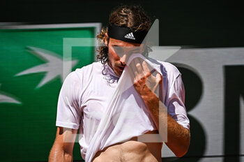 2022-05-19 - Stefanos TSITSIPAS of Greece during a training session of Roland-Garros 2022, French Open 2022, Grand Slam tennis tournament on May 19, 2022 at the Roland-Garros stadium in Paris, France - ROLAND-GARROS 2022, FRENCH OPEN 2022, GRAND SLAM TENNIS TOURNAMENT - INTERNATIONALS - TENNIS