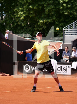2022-05-18 - Daniel Altmaier (GER) in action against Federico Coria (ARG) during the round of 32 at the Open Parc Auvergne-Rhone-Alpes Lyon 2022, ATP 250 Tennis tournament on May 17, 2022 at Parc de la Tete d'Or in Lyon, France - OPEN PARC AUVERGNE-RHONE-ALPES LYON 2022, ATP 250 TENNIS TOURNAMENT - INTERNATIONALS - TENNIS