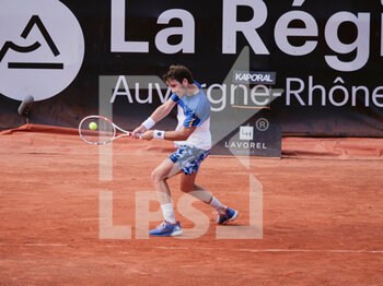 2022-05-19 - Cameron Norrie (GBR) in action against Sebastian Baez (ARG) during the quarter-finals at the Open Parc Auvergne-Rhone-Alpes Lyon 2022, ATP 250 Tennis tournament on May 19, 2022 at Parc de la Tete d'Or in Lyon, France - OPEN PARC AUVERGNE-RHONE-ALPES LYON 2022, ATP 250 TENNIS TOURNAMENT - INTERNATIONALS - TENNIS