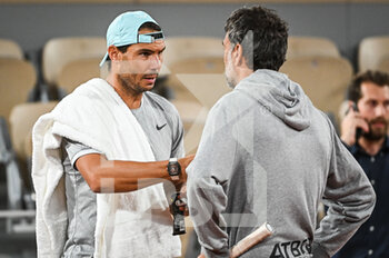 2022-05-20 - Rafael NADAL of Spain during a training session of Roland-Garros 2022, French Open 2022, Grand Slam tennis tournament on May 20, 2022 at the Roland-Garros stadium in Paris, France - ROLAND-GARROS 2022, FRENCH OPEN 2022, GRAND SLAM TENNIS TOURNAMENT - INTERNATIONALS - TENNIS