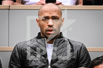 2022-05-22 - Thierry HENRY during the Day one of Roland-Garros 2022, French Open 2022, Grand Slam tennis tournament on May 22, 2022 at Roland-Garros stadium in Paris, France - ROLAND-GARROS 2022, FRENCH OPEN 2022, GRAND SLAM TENNIS TOURNAMENT - INTERNATIONALS - TENNIS