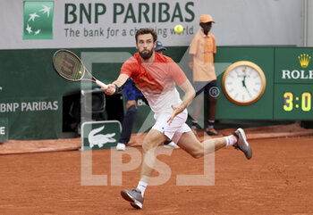 2022-05-22 - Quentin Halys of France during day 1 of the French Open 2022, a tennis Grand Slam tournament on May 22, 2022 at Roland-Garros stadium in Paris, France - ROLAND-GARROS 2022, FRENCH OPEN 2022, GRAND SLAM TENNIS TOURNAMENT - INTERNATIONALS - TENNIS