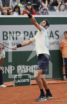 2022-05-22 - Karen Khachanov of Russia during on day 1 of the French Open 2022, a tennis Grand Slam tournament on May 22, 2022 at Roland-Garros stadium in Paris, France - ROLAND-GARROS 2022, FRENCH OPEN 2022, GRAND SLAM TENNIS TOURNAMENT - INTERNATIONALS - TENNIS