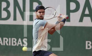 2022-05-22 - Karen Khachanov of Russia during on day 1 of the French Open 2022, a tennis Grand Slam tournament on May 22, 2022 at Roland-Garros stadium in Paris, France - ROLAND-GARROS 2022, FRENCH OPEN 2022, GRAND SLAM TENNIS TOURNAMENT - INTERNATIONALS - TENNIS