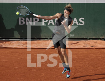 2022-05-22 - Alexander Zverev aka Sascha Zverev of Germany during day 1 of the French Open 2022, a tennis Grand Slam tournament on May 22, 2022 at Roland-Garros stadium in Paris, France - ROLAND-GARROS 2022, FRENCH OPEN 2022, GRAND SLAM TENNIS TOURNAMENT - INTERNATIONALS - TENNIS