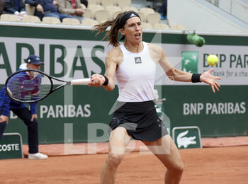 2022-05-23 - Andrea Petkovic of Germany during day 2 of the French Open 2022, a tennis Grand Slam tournament on May 23, 2022 at Roland-Garros stadium in Paris, France - ROLAND-GARROS 2022, FRENCH OPEN 2022, GRAND SLAM TENNIS TOURNAMENT - INTERNATIONALS - TENNIS
