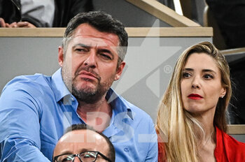 2022-05-23 - Arnaud DUCRET with his wife Claire FRANCISCI during the Day two of Roland-Garros 2022, French Open 2022, Grand Slam tennis tournament on May 23, 2022 at Roland-Garros stadium in Paris, France - ROLAND-GARROS 2022, FRENCH OPEN 2022, GRAND SLAM TENNIS TOURNAMENT - INTERNATIONALS - TENNIS