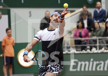 2022-05-23 - JordanThompson of Australia during day 2 of the French Open 2022, a tennis Grand Slam tournament on May 23, 2022 at Roland-Garros stadium in Paris, France - ROLAND-GARROS 2022, FRENCH OPEN 2022, GRAND SLAM TENNIS TOURNAMENT - INTERNATIONALS - TENNIS