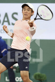 2022-05-23 - Yoshihito Nishioka of Japan during day 2 of the French Open 2022, a tennis Grand Slam tournament on May 23, 2022 at Roland-Garros stadium in Paris, France - ROLAND-GARROS 2022, FRENCH OPEN 2022, GRAND SLAM TENNIS TOURNAMENT - INTERNATIONALS - TENNIS
