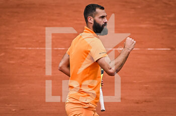 2022-05-24 - Benoit PAIRE of France celebrates his point during the Day three of Roland-Garros 2022, French Open 2022, Grand Slam tennis tournament on May 24, 2022 at Roland-Garros stadium in Paris, France - ROLAND-GARROS 2022, FRENCH OPEN 2022, GRAND SLAM TENNIS TOURNAMENT - INTERNATIONALS - TENNIS