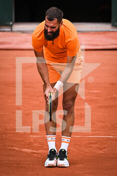 2022-05-24 - Benoit PAIRE of France looks dejected during the Day three of Roland-Garros 2022, French Open 2022, Grand Slam tennis tournament on May 24, 2022 at Roland-Garros stadium in Paris, France - ROLAND-GARROS 2022, FRENCH OPEN 2022, GRAND SLAM TENNIS TOURNAMENT - INTERNATIONALS - TENNIS