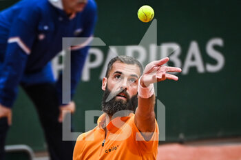 2022-05-24 - Benoit PAIRE of France during the Day three of Roland-Garros 2022, French Open 2022, Grand Slam tennis tournament on May 24, 2022 at Roland-Garros stadium in Paris, France - ROLAND-GARROS 2022, FRENCH OPEN 2022, GRAND SLAM TENNIS TOURNAMENT - INTERNATIONALS - TENNIS