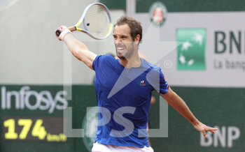 2022-05-24 - Richard Gasquet of France during day 3 of the French Open 2022, a tennis Grand Slam tournament on May 24, 2022 at Roland-Garros stadium in Paris, France - ROLAND-GARROS 2022, FRENCH OPEN 2022, GRAND SLAM TENNIS TOURNAMENT - INTERNATIONALS - TENNIS