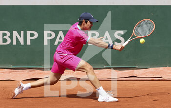 2022-05-24 - Soonwoo Kwon of South Korea during day 3 of the French Open 2022, a tennis Grand Slam tournament on May 24, 2022 at Roland-Garros stadium in Paris, France - ROLAND-GARROS 2022, FRENCH OPEN 2022, GRAND SLAM TENNIS TOURNAMENT - INTERNATIONALS - TENNIS