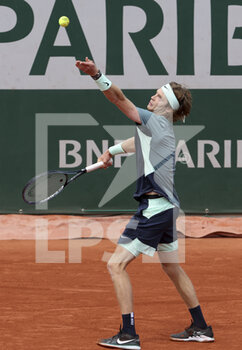 2022-05-24 - Andrey Rublev of Russia during day 3 of the French Open 2022, a tennis Grand Slam tournament on May 24, 2022 at Roland-Garros stadium in Paris, France - ROLAND-GARROS 2022, FRENCH OPEN 2022, GRAND SLAM TENNIS TOURNAMENT - INTERNATIONALS - TENNIS