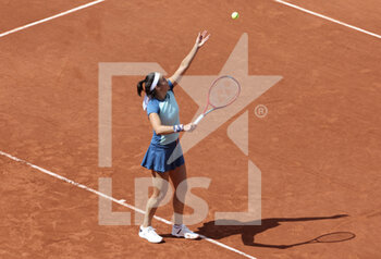 2022-05-24 - Caroline Garcia of France during day 3 of the French Open 2022, a tennis Grand Slam tournament on May 24, 2022 at Roland-Garros stadium in Paris, France - ROLAND-GARROS 2022, FRENCH OPEN 2022, GRAND SLAM TENNIS TOURNAMENT - INTERNATIONALS - TENNIS