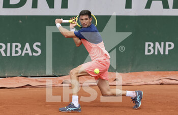 2022-05-24 - Federico Delbonis of Argentina during day 3 of the French Open 2022, a tennis Grand Slam tournament on May 24, 2022 at Roland-Garros stadium in Paris, France - ROLAND-GARROS 2022, FRENCH OPEN 2022, GRAND SLAM TENNIS TOURNAMENT - INTERNATIONALS - TENNIS