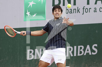 2022-05-24 - Cristian Garin of Chile during day 3 of the French Open 2022, a tennis Grand Slam tournament on May 24, 2022 at Roland-Garros stadium in Paris, France - ROLAND-GARROS 2022, FRENCH OPEN 2022, GRAND SLAM TENNIS TOURNAMENT - INTERNATIONALS - TENNIS