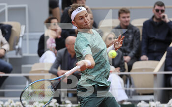 2022-05-24 - Casper Ruud of Norway during day 3 of the French Open 2022, a tennis Grand Slam tournament on May 24, 2022 at Roland-Garros stadium in Paris, France - ROLAND-GARROS 2022, FRENCH OPEN 2022, GRAND SLAM TENNIS TOURNAMENT - INTERNATIONALS - TENNIS