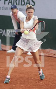 2022-05-24 - Camila Giorgi of Italy during day 3 of the French Open 2022, a tennis Grand Slam tournament on May 24, 2022 at Roland-Garros stadium in Paris, France - ROLAND-GARROS 2022, FRENCH OPEN 2022, GRAND SLAM TENNIS TOURNAMENT - INTERNATIONALS - TENNIS