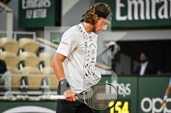 2022-05-24 - Stefanos TSITSIPAS of Greece during the Day three of Roland-Garros 2022, French Open 2022, Grand Slam tennis tournament on May 24, 2022 at Roland-Garros stadium in Paris, France - ROLAND-GARROS 2022, FRENCH OPEN 2022, GRAND SLAM TENNIS TOURNAMENT - INTERNATIONALS - TENNIS