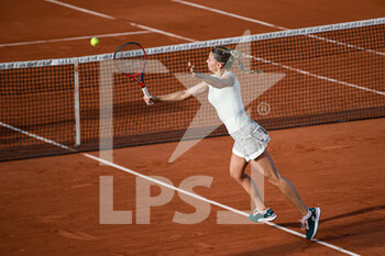 2022-05-25 - Camila Giorgi of Italy hits a backhand volley during the French Open, Grand Slam tennis tournament on May 24, 2022 at Roland-Garros stadium in Paris, France - ROLAND-GARROS 2022, FRENCH OPEN 2022, GRAND SLAM TENNIS TOURNAMENT - INTERNATIONALS - TENNIS