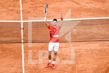 2022-05-25 - Novak Djokovic of Serbia celebrates during the French Open (Roland-Garros) 2022, Grand Slam tennis tournament on May 25, 2022 at Roland-Garros stadium in Paris, France - ROLAND-GARROS 2022, FRENCH OPEN 2022, GRAND SLAM TENNIS TOURNAMENT - INTERNATIONALS - TENNIS