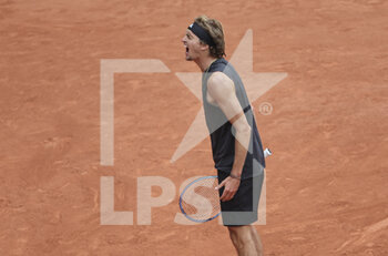 2022-05-25 - Alexander Zverev of Germany celebrates his first round victory during day 4 of the French Open 2022, a tennis Grand Slam tournament on May 25, 2022 at Roland-Garros stadium in Paris, France - ROLAND-GARROS 2022, FRENCH OPEN 2022, GRAND SLAM TENNIS TOURNAMENT - INTERNATIONALS - TENNIS