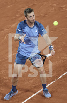 2022-05-25 - Corentin Moutet of France during day 4 of the French Open 2022, a tennis Grand Slam tournament on May 25, 2022 at Roland-Garros stadium in Paris, France - ROLAND-GARROS 2022, FRENCH OPEN 2022, GRAND SLAM TENNIS TOURNAMENT - INTERNATIONALS - TENNIS