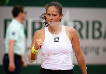 2022-05-26 - Daria Kasatkina of Russia in action against Fernanda Contreras Gomez of Mexico during the second round of the Roland-Garros 2022, Grand Slam tennis tournament on May 26, 2022 at Roland-Garros stadium in Paris, France - TENNIS - ROLAND GARROS 2022 - WEEK 1 PART 2 - INTERNATIONALS - TENNIS