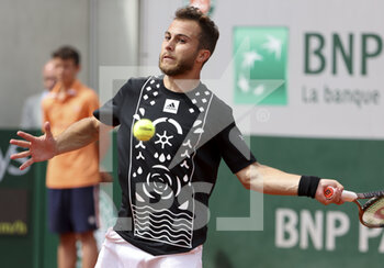 2022-05-26 - Hugo Gaston of France during day 5 of the French Open 2022, Roland-Garros 2022, second Grand Slam tennis tournament of the season on May 26, 2022 at Roland-Garros stadium in Paris, France - TENNIS - ROLAND GARROS 2022 - WEEK 1 PART 2 - INTERNATIONALS - TENNIS
