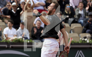 2022-05-26 - Hugo Gaston of France celebrates his victory during day 5 of the French Open 2022, Roland-Garros 2022, second Grand Slam tennis tournament of the season on May 26, 2022 at Roland-Garros stadium in Paris, France - TENNIS - ROLAND GARROS 2022 - WEEK 1 PART 2 - INTERNATIONALS - TENNIS