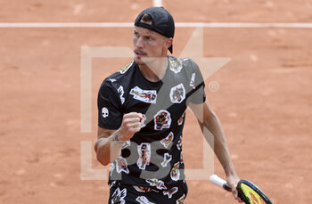 2022-05-26 - Marton Fucsovics of Hungary during day 5 of the French Open 2022, Roland-Garros 2022, second Grand Slam tennis tournament of the season on May 26, 2022 at Roland-Garros stadium in Paris, France - TENNIS - ROLAND GARROS 2022 - WEEK 1 PART 2 - INTERNATIONALS - TENNIS