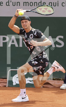 2022-05-26 - Marton Fucsovics of Hungary during day 5 of the French Open 2022, Roland-Garros 2022, second Grand Slam tennis tournament of the season on May 26, 2022 at Roland-Garros stadium in Paris, France - TENNIS - ROLAND GARROS 2022 - WEEK 1 PART 2 - INTERNATIONALS - TENNIS