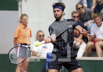 2022-05-26 - Nikoloz Basilashvili of Georgia during day 5 of the French Open 2022, Roland-Garros 2022, second Grand Slam tennis tournament of the season on May 26, 2022 at Roland-Garros stadium in Paris, France - TENNIS - ROLAND GARROS 2022 - WEEK 1 PART 2 - INTERNATIONALS - TENNIS