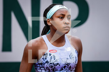 2022-05-27 - Coco GAUFF of United States during the Day six of Roland-Garros 2022, French Open 2022, Grand Slam tennis tournament on May 27, 2022 at Roland-Garros stadium in Paris, France - TENNIS - ROLAND GARROS 2022 - WEEK 1 PART 2 - INTERNATIONALS - TENNIS