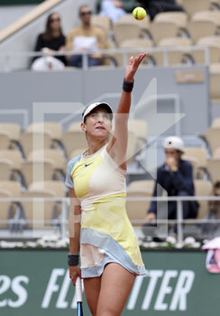 2022-05-27 - Belinda Bencic of Switzerland during day 6 of the French Open 2022, Roland-Garros 2022, second Grand Slam tennis tournament of the season on May 27, 2022 at Roland-Garros stadium in Paris, France - TENNIS - ROLAND GARROS 2022 - WEEK 1 PART 2 - INTERNATIONALS - TENNIS