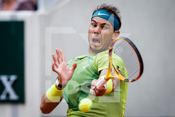 2022-05-27 - Rafael NADAL of Spain during the Day six of Roland-Garros 2022, French Open 2022, Grand Slam tennis tournament on May 27, 2022 at Roland-Garros stadium in Paris, France - TENNIS - ROLAND GARROS 2022 - WEEK 1 PART 2 - INTERNATIONALS - TENNIS