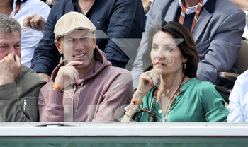 2022-05-27 - Zinedine Zidane and his wife Veronique Zidane attend day 6 of the French Open 2022, Roland-Garros 2022, second Grand Slam tennis tournament of the season on May 27, 2022 at Roland-Garros stadium in Paris, France - TENNIS - ROLAND GARROS 2022 - WEEK 1 PART 2 - INTERNATIONALS - TENNIS