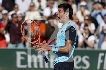2022-05-27 - Bernabe Zapata Miralles of Spain during day 6 of the French Open 2022, Roland-Garros 2022, second Grand Slam tennis tournament of the season on May 27, 2022 at Roland-Garros stadium in Paris, France - TENNIS - ROLAND GARROS 2022 - WEEK 1 PART 2 - INTERNATIONALS - TENNIS